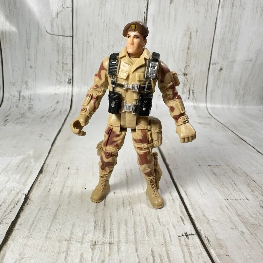 Chap  HK Mei Action Figure Soldier Tan Camo Uniform Army  3¾-4″ Military Vintage